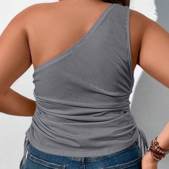 ❤️3x$20 - SHEIN Single Shoulder Strap Plus Size Top - Picture 3 of 10